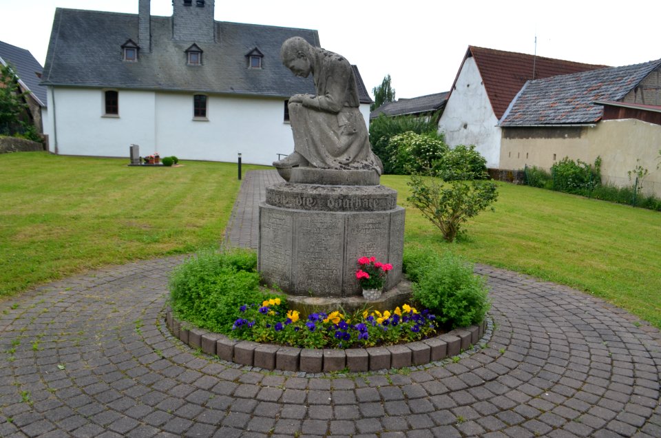 Oberwetz, Kirchhof, Gefallenendenkmal (7)