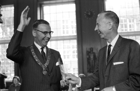 Ontvangst delegatie 30 Amerikanen stadhuis, Bestanddeelnr 912-8370