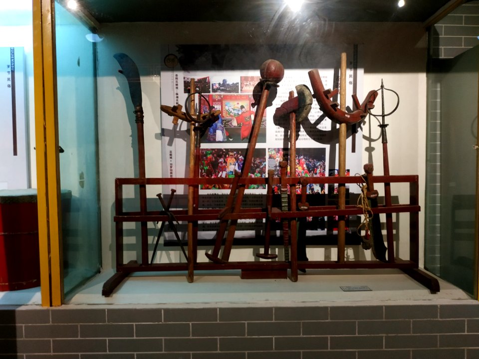Objects in the Huguxi opera, Yueyang Museum