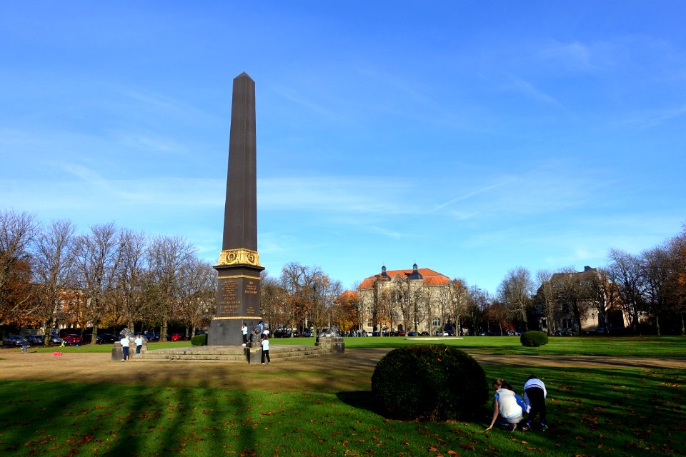 Obelisk - Braunschweig, Germany - DSC04282