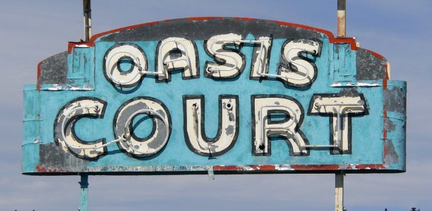 Oasis Court (Benson) sign 2