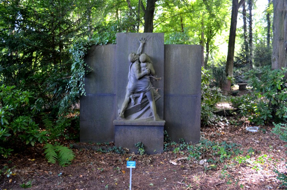 Oberrad, Waldfriedhof, Grab 2 F 28 Krausgrill