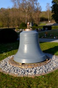 Oberneisen, Evangelische Pfarrkirche, Glocke