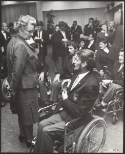 Ontvangsten, gehandicapten, sportlieden, ministers, MINISTERIES, Klompé, Marga, , Bestanddeelnr 083-0292