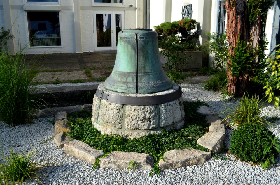 Oberrad, Erlöserkirche, Glocke