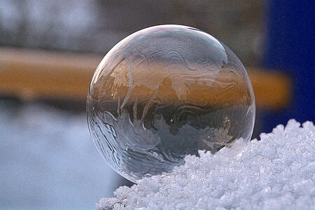 Frozen bubble frost structure