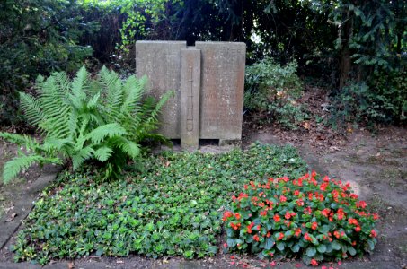 Oberrad, Waldfriedhof, Grab 1 O 11 Müller-Wolfart