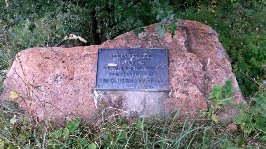 Oberreifenberg, St.-Gertrudis-Kapelle, Reifenberg-Eiche, Gedenkstein