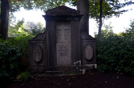 Oberrad, Waldfriedhof, Grab 1 A 11 Steinheimer-Wolf (1)