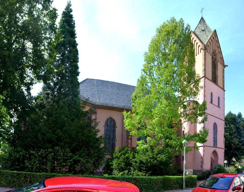 Oberrad, Herz-Jesu-Kirche (1)