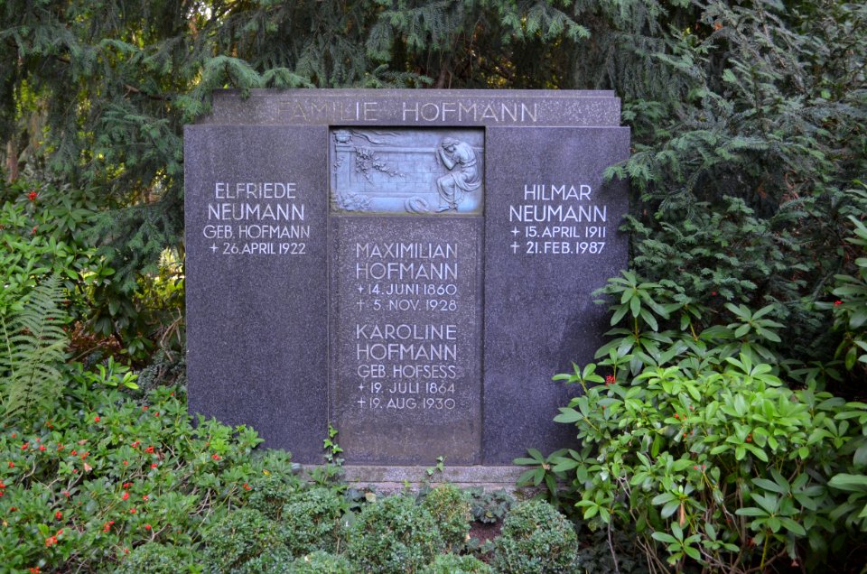 Oberrad, Waldfriedhof, Grab 1 B 8 Hofmann-Neumann