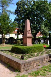 Oberrad, Alter Friedhof, Ehrenmal (5)