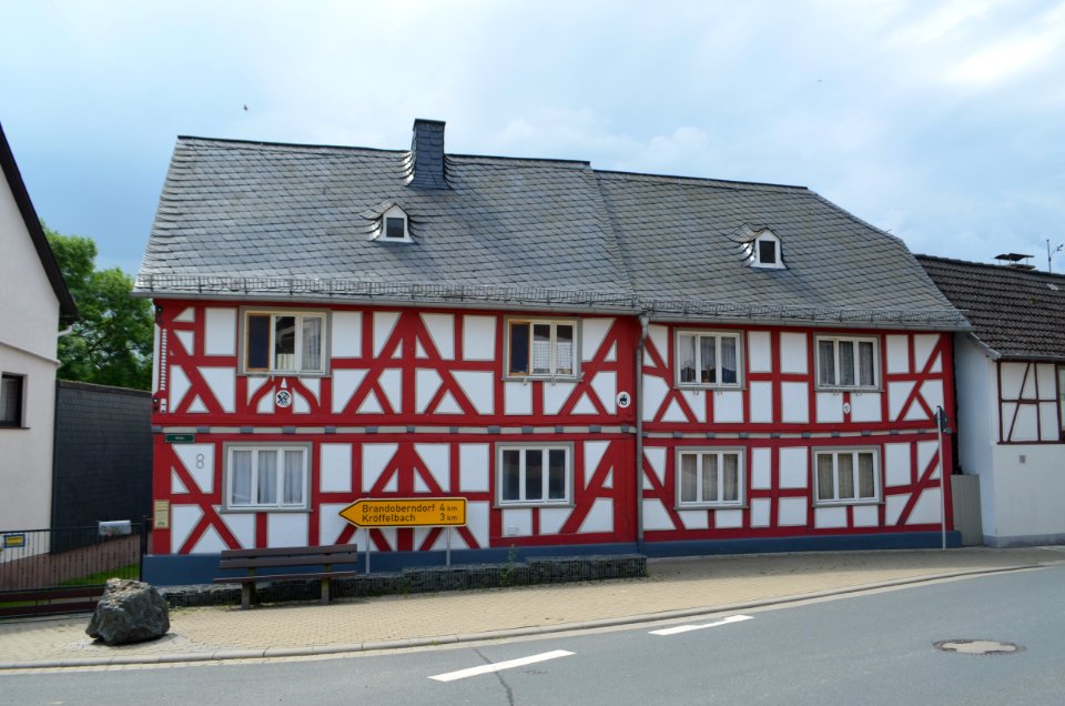 Oberquembach, Gießener Straße 8