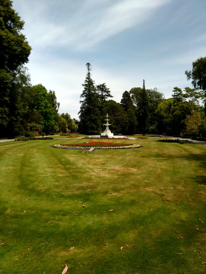 Oamaru Public Gardens - Lawn and Craig's Fountain