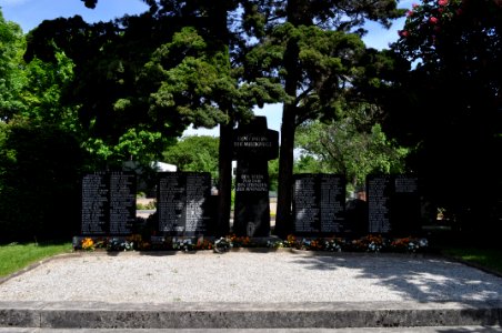 Ober-Erlenbach, Friedhof, Kriegerdenkmal