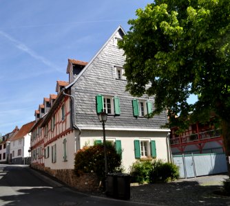 Ober-Erlenbach, Ober-Erlenbacher Straße 11 (1)