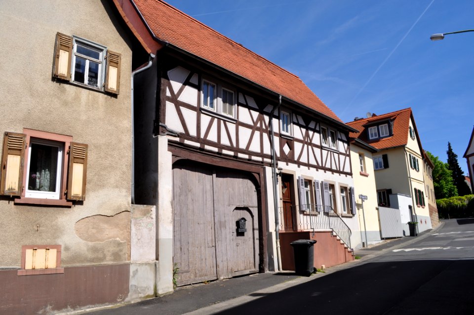 Ober-Erlenbach, Ober-Erlenbacher Straße 12 (2)