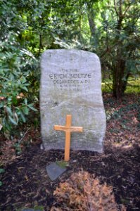 Oberrad, Waldfriedhof, Grab Erich Boltze