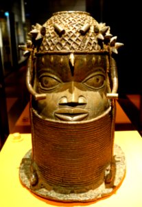 Oba, Benin City, Nigeria, No. 1907.44.0381 - Etnografiska museet - Stockholm, Sweden - DSC01047