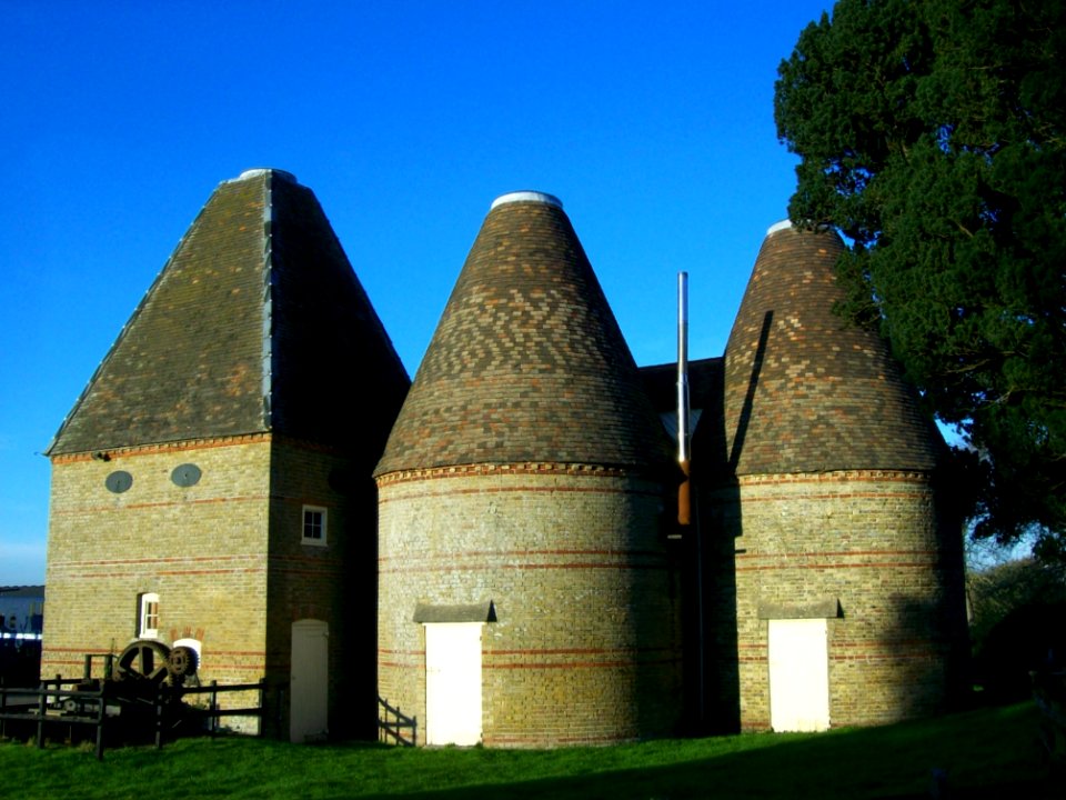 Oast houses, Preston Court Farm