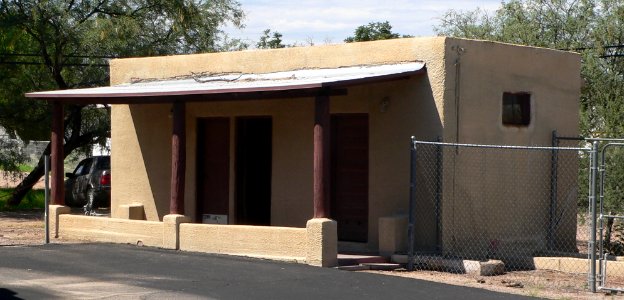 Oasis Court (Benson) small SW bldg 1