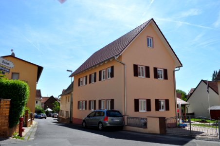 Ober-Erlenbach, Martinskirchstraße 1