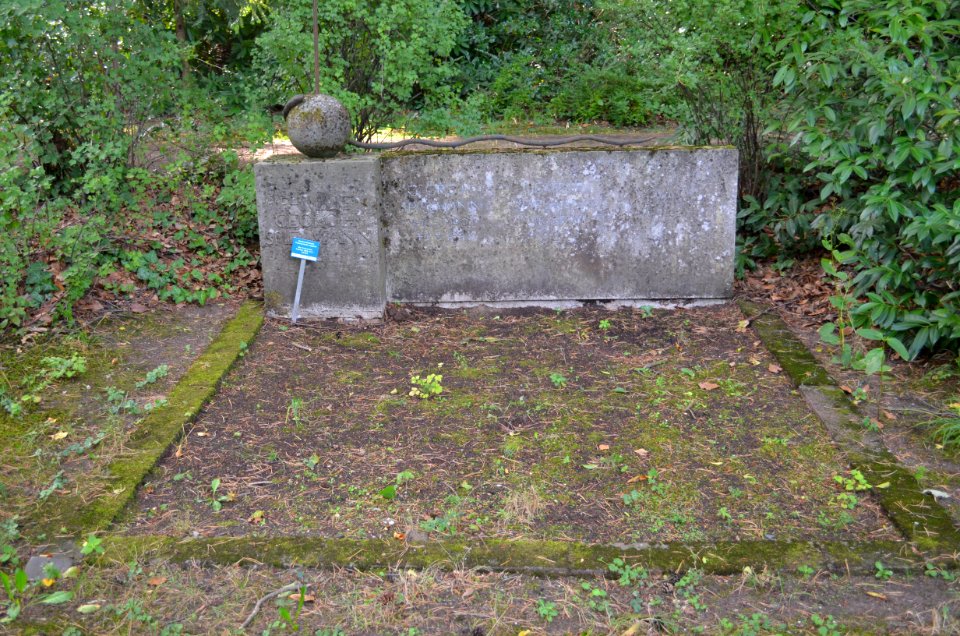 Oberrad, Waldfriedhof, Grab 2 J 50 Spielmann