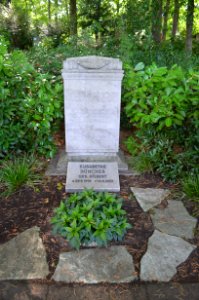 Oberrad, Waldfriedhof, Grab 2 J 44 Düncher