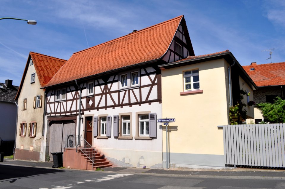 Ober-Erlenbach, Ober-Erlenbacher Straße 12