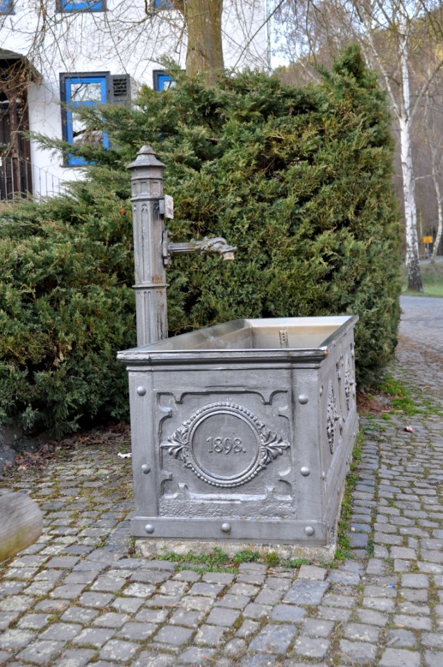 Oberauroff, Brunnen, Seite