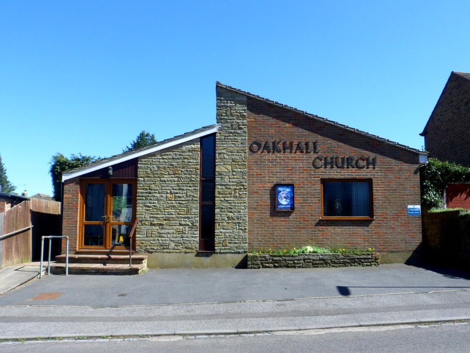 Oakhall Church, Francis Road, Caterham (April 2013) (3)