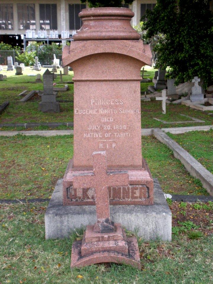Oahu-Tahiti-Sumner-EugenieNinito-tombstone