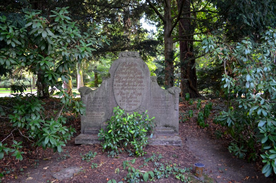 Oberrad, Waldfriedhof, Grab 1 B 14 Ripp