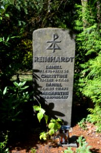 Oberrad, Waldfriedhof, Grab 4 – 447 Reinhardt