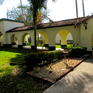 Oakland Park Elementary School breezeway 2