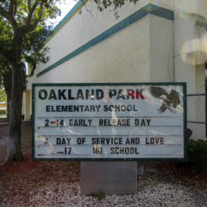 Oakland Park Elementary School sign