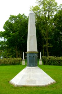Obelisk - Buscot Park Gardens - Oxfordshire, England - DSC00300