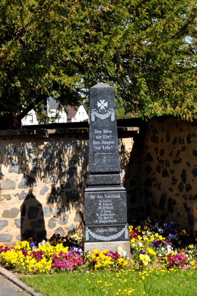 Ober-Eschbach, Friedhof Kriegerdenkmal 1870 71 (1)
