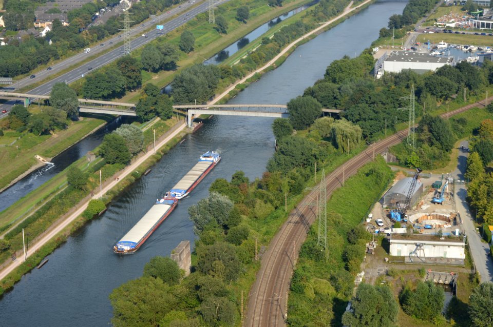Oberhausen. Tausendfüßlerbrücke 1