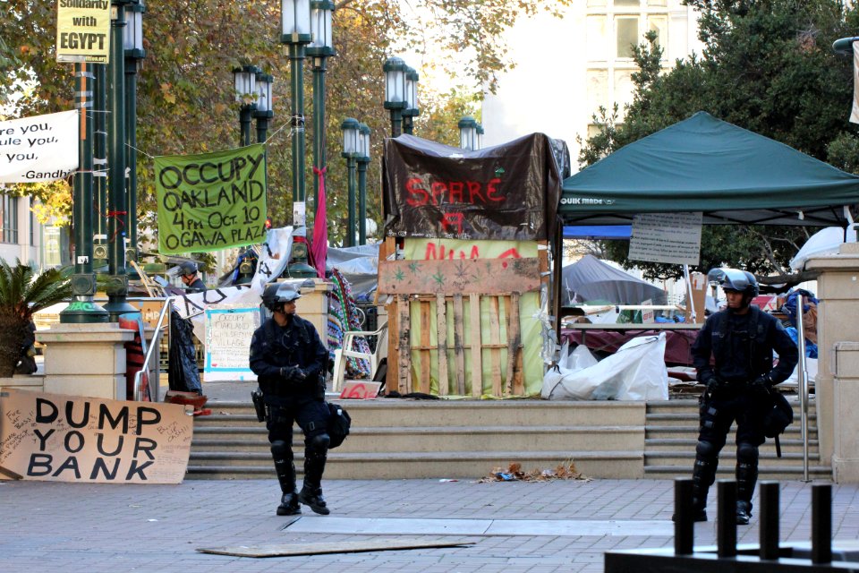 Occupy Oakland Eviction 11-14 4063
