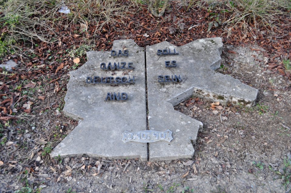 Oberauroff, Teilungsdenkmal