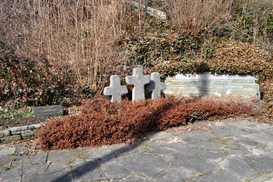 Oberauroff, Gefallenendenkmal, Totale