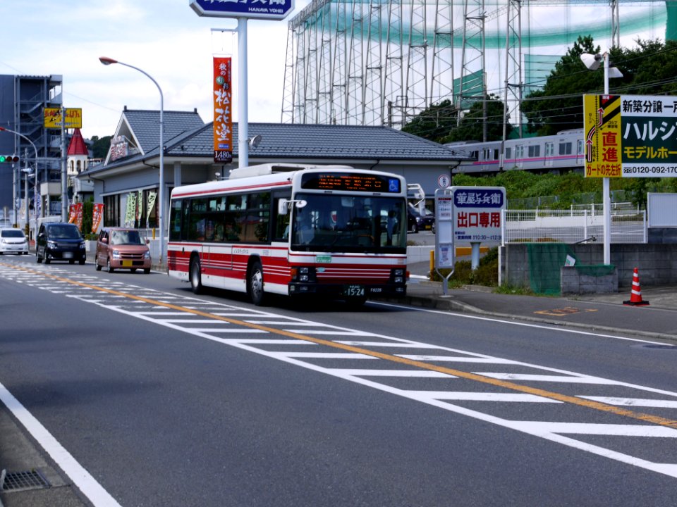 Odakyu bus at Haruhino entrance