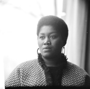Odette, gospelzangeres in Amsterdam. Portret, Bestanddeelnr 913-2553
