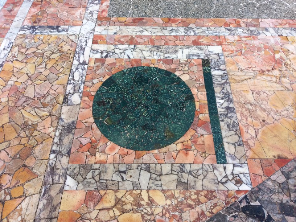 Odéon antique de Lyon - Dallage - Détail