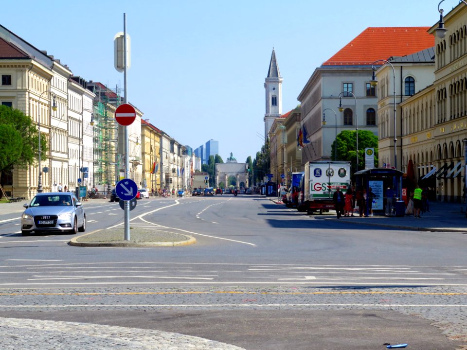 Odeonsplatz Richtung Ludwig Leopoldstrasse
