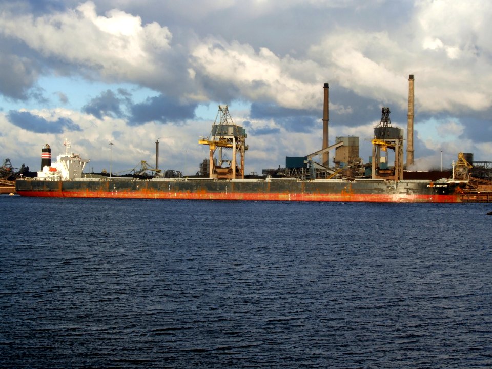 Ocean Century - IMO 9233325 - Callsign H3PQ - photo3 at Port of Amsterdam, Holland 09-Dec-2006