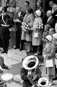 Oesterfeest in Ierseke Prinses Beatrix en prinses Margriet, Bestanddeelnr 912-9046