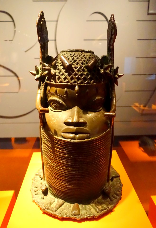 Oba, Benin City, Nigeria, No. 1901.07.0001 - Etnografiska museet - Stockholm, Sweden - DSC01013