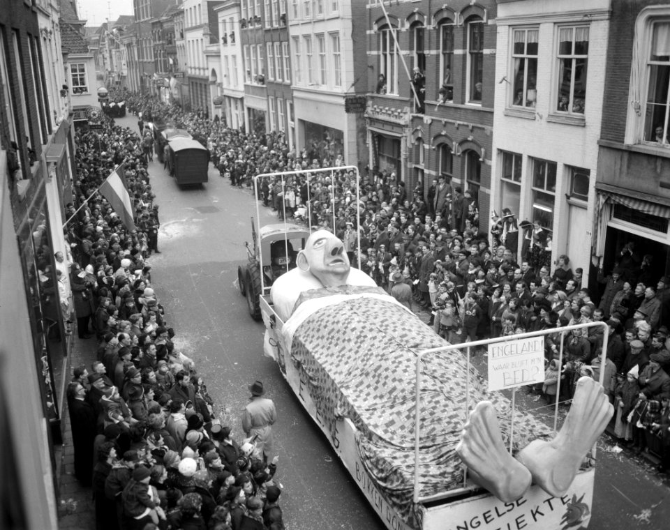 Oeteldonk viert carnaval, tijdens optocht, Bestanddeelnr 916-0411